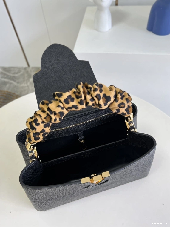 WIS VUITTON MM LOUIS CAPUCINES 0719